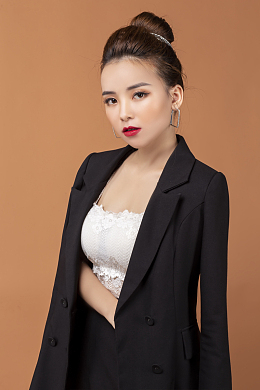 职业装气质美女