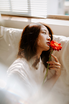 清纯女生侧面