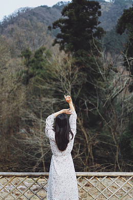 清纯女生背影