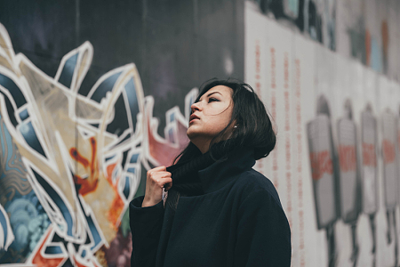 街头伤感少妇