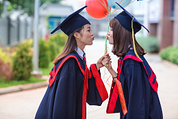 好闺蜜毕业照女生