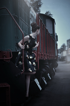 复古火车站美女写真