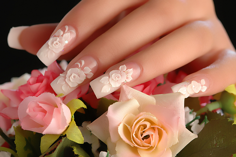 粉色玫瑰雕花美甲