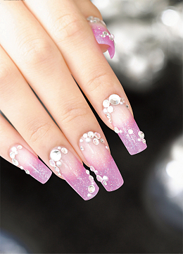 粉色镶钻美甲