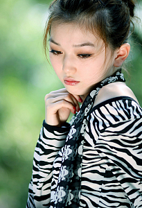 忧郁气质美女
