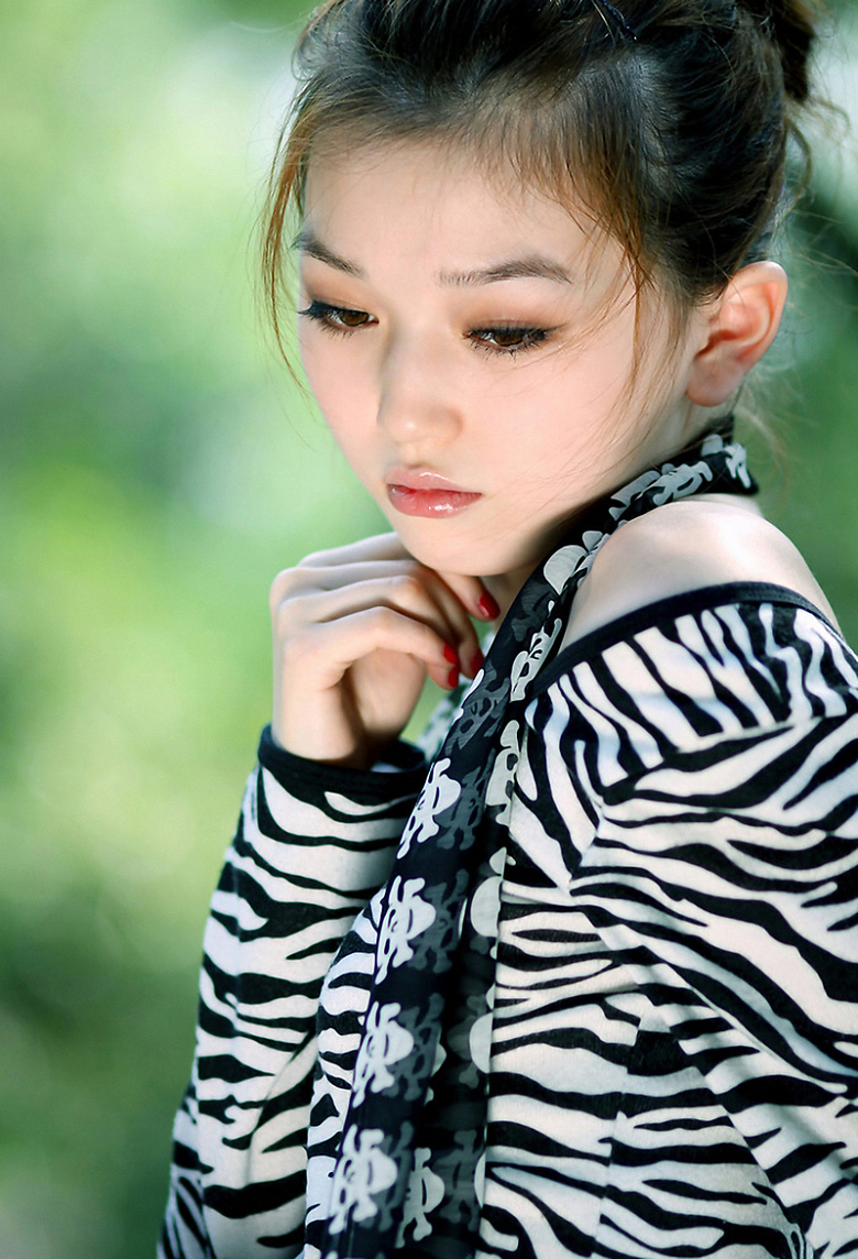 忧郁气质美女