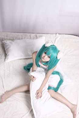 初音的睡意萝莉女生