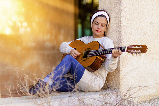 吉他女孩伤感