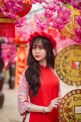 亚洲古装美女侧面照片