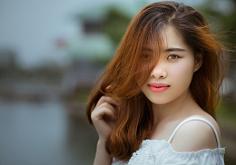 中长发发型女生头像