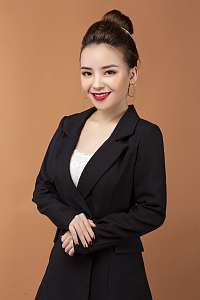 职业微笑商务美女
