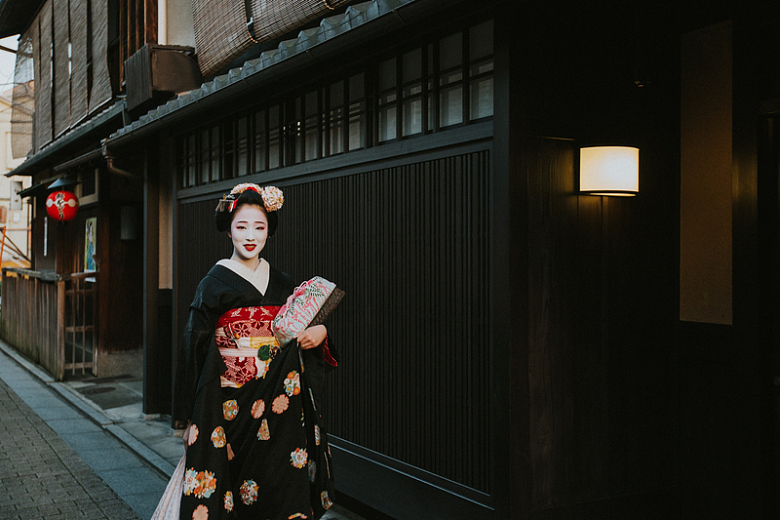 日本美女和服