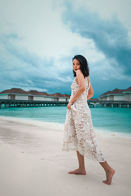 海边旅行度假美女