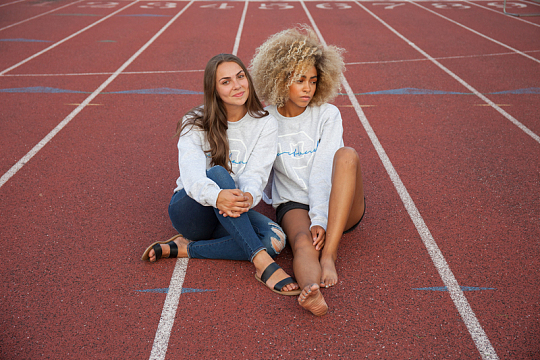 田径场跑道闺蜜写真