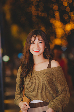 亚洲治愈系笑容美女