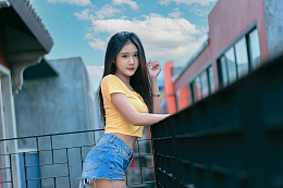 日本童颜性感美女