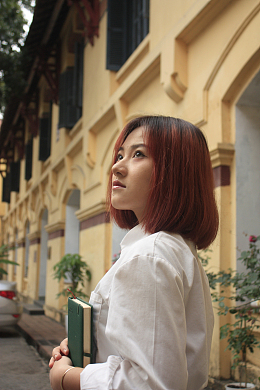 校园清纯大学生美女