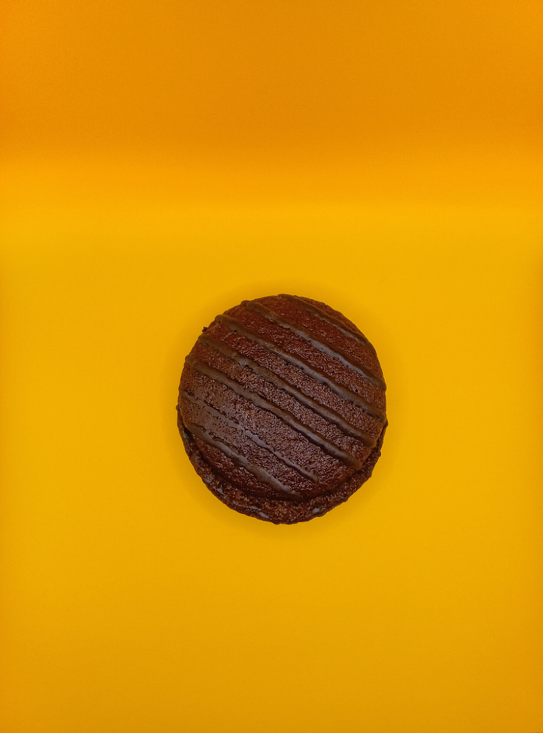 黑色巧克力甜点