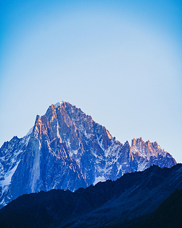 巍峨雪域高山雪山之巅