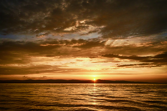 黎明破晓海上日出风光