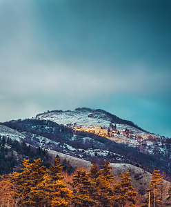 初冬雪山风景