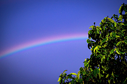 雨后彩虹天空