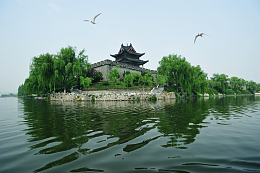 湖中岛屿唯美风景
