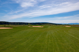 广阔高尔夫球场