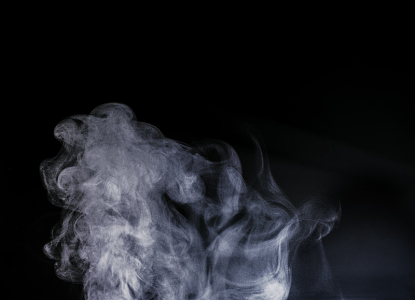 神秘的白色烟雾