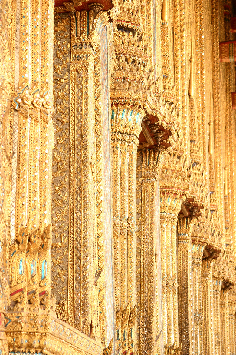 金黄色典雅立柱