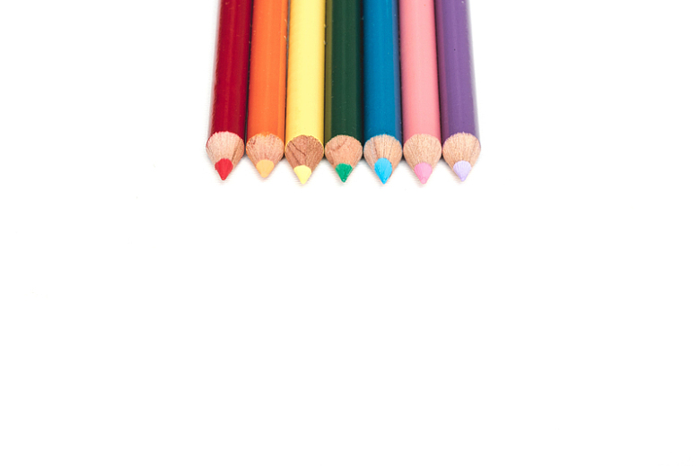 彩虹铅笔蜡笔