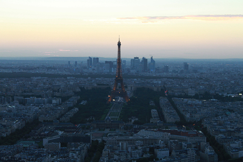 巴黎黄昏埃菲尔铁塔
