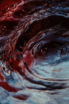 红色水域的涟漪