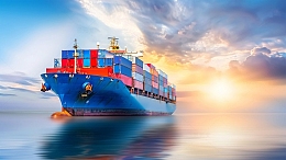 集装箱船货船物流运输海面航行