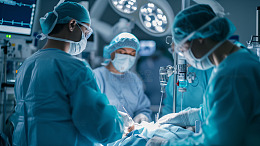 手术室手术外科医生