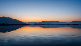 江畔下的夕阳