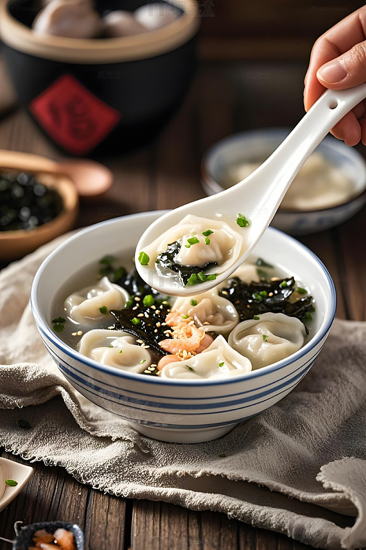 紫菜虾仁馄饨摄影图