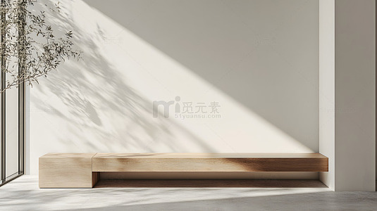 阳光透过窗户洒在室内的温馨场景