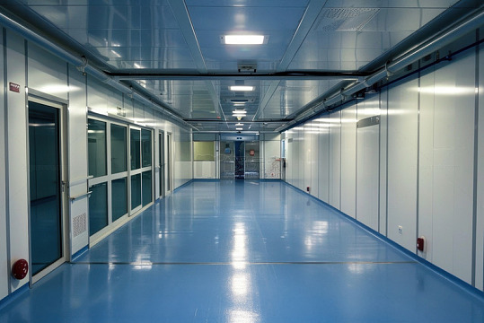 医院地下室走廊