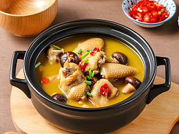 小鸡炖蘑菇美食特写摄影图