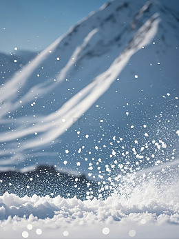 雪花飘落的雪地景象