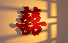 红色剪纸光影窗花