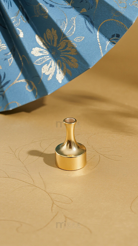 蓝底金色花纹折扇国潮背景图