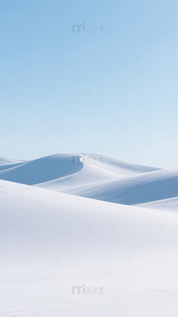 雪原蓝天纯净风光