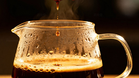 玻璃壶咖啡特写摄影图片