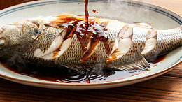 清蒸鱼美味佳肴摄影图片