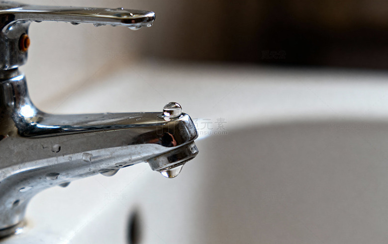 金属水龙头特写