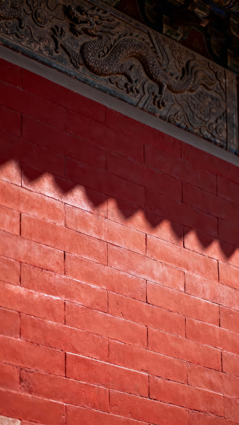 古墙龙纹光影艺术