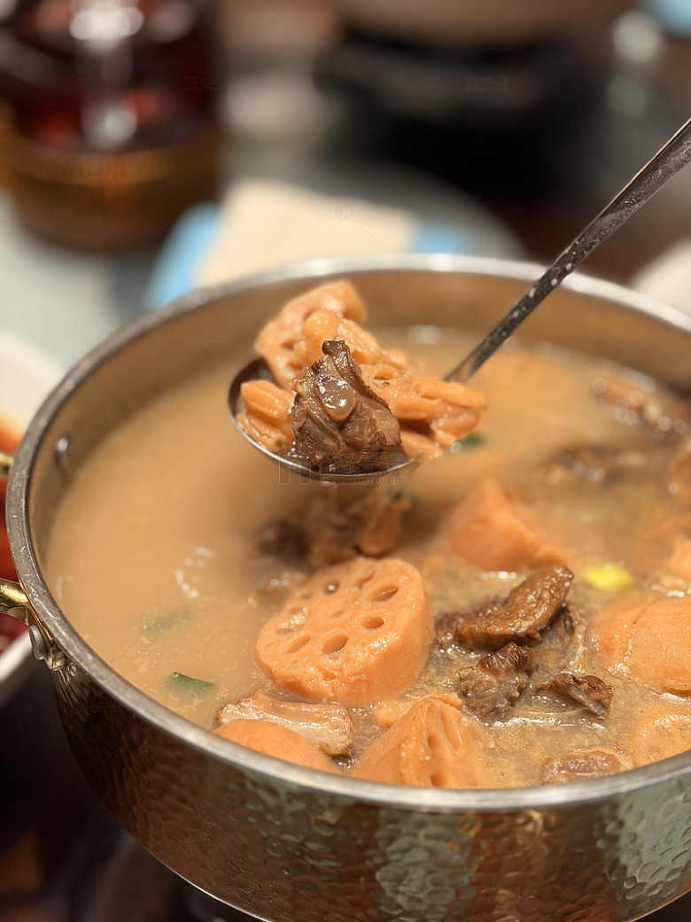 炖菜美食莲藕牛肉汤