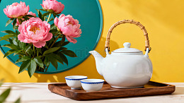 中式茶具与花卉摄影